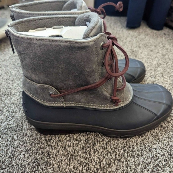 SPERRYs - Picture 2 of 3